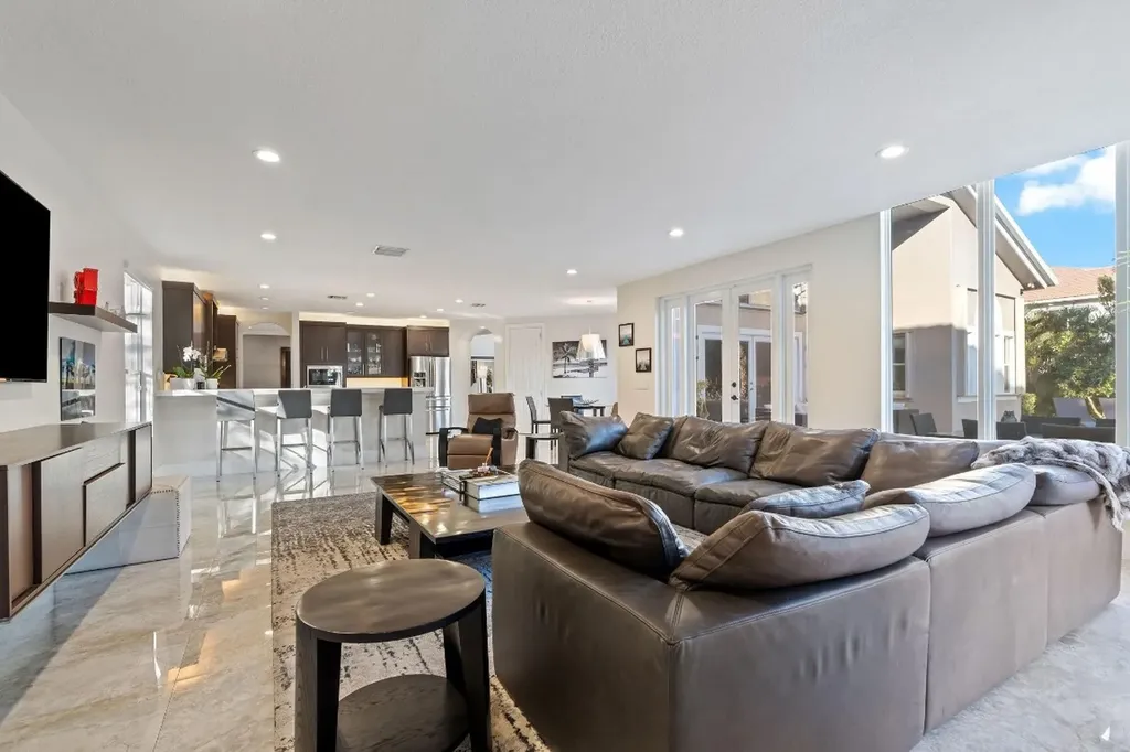 11382 Redberry Drive Davie FL 33330