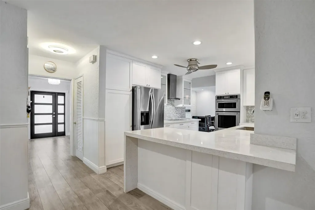 2160 NE 44th Court Lighthouse Point FL 33064