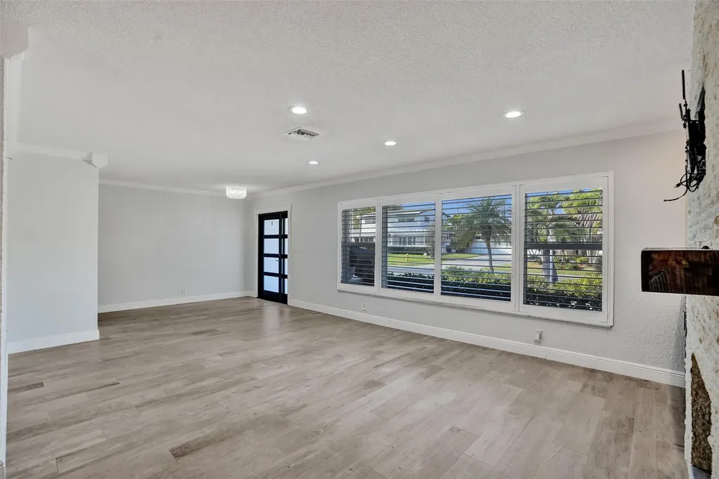 2160 NE 44th Court Lighthouse Point FL 33064