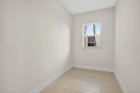 1071 SW 171st Terrace Pembroke Pines FL 33027