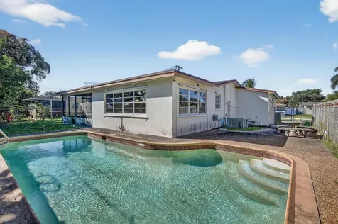 121 NW 77th Way Pembroke Pines FL 33024