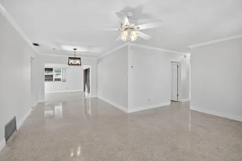 121 NW 77th Way Pembroke Pines FL 33024
