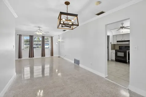 121 NW 77th Way Pembroke Pines FL 33024