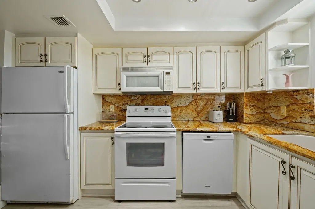 140 NE 28th Avenue Pompano Beach FL 33062