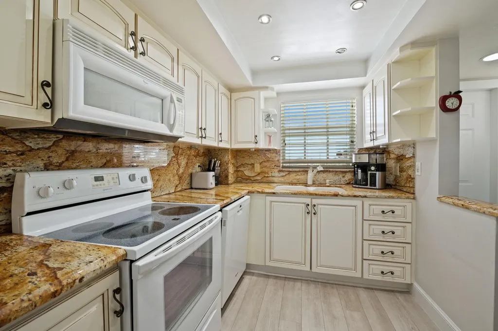 140 NE 28th Avenue Pompano Beach FL 33062