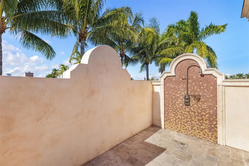 2430 Del Lago Drive Fort Lauderdale FL 33316