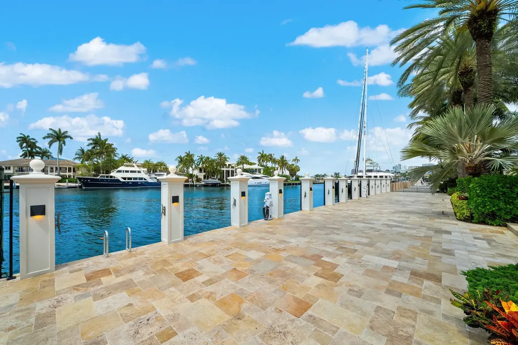2430 Del Lago Drive Fort Lauderdale FL 33316