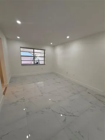 19783 NW 64th Place Hialeah FL 33015