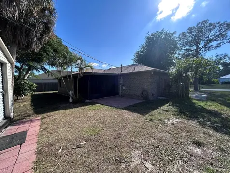 1313 SW Bellevue Avenue Port St Lucie FL 34953