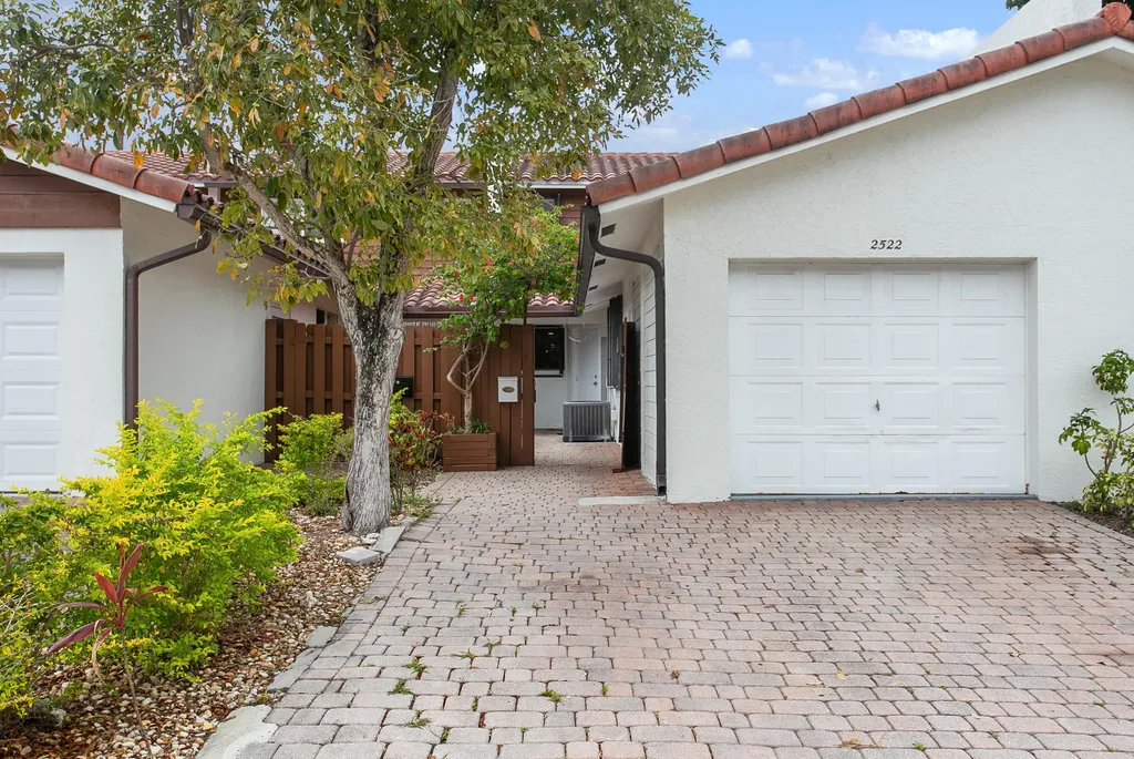 2522 NE 9th Street Fort Lauderdale FL 33304