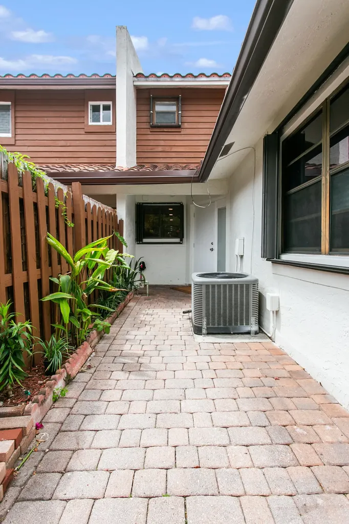 2522 NE 9th Street Fort Lauderdale FL 33304