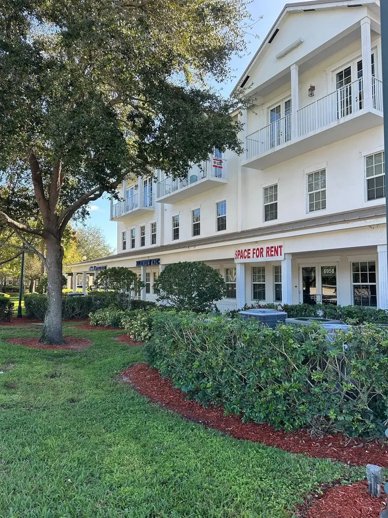 6958 Griffin Road Davie FL 33314
