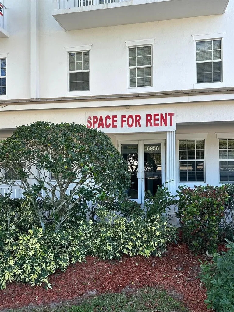 6958 Griffin Road Davie FL 33314