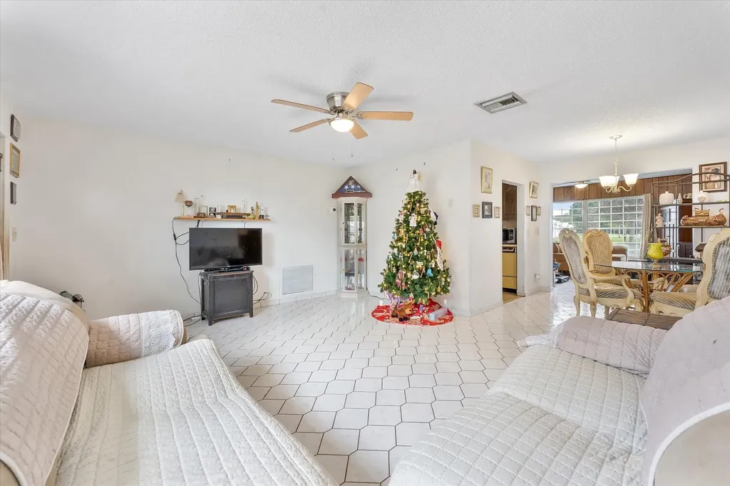1540 NW 85th Avenue Plantation FL 33322