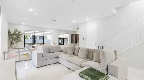 20927 NW 1st Court Pembroke Pines FL 33029