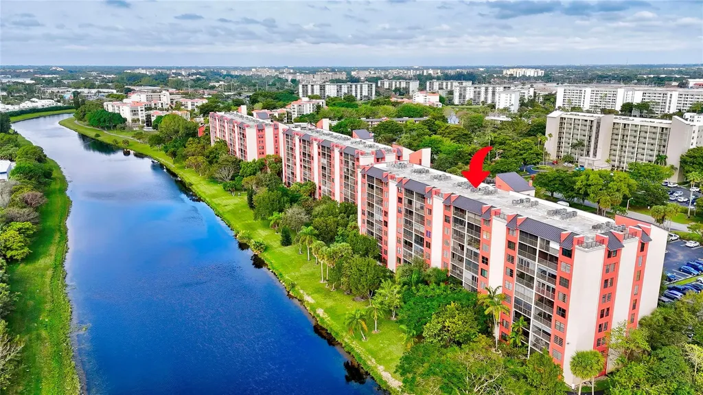 2200 S Cypress Bend Drive Pompano Beach FL 33069
