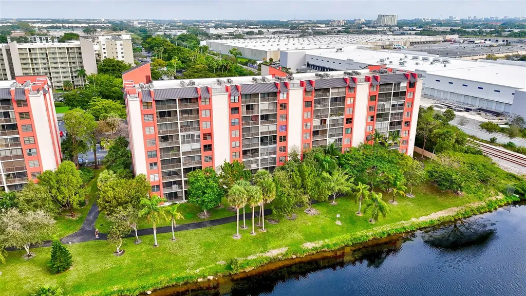 2200 S Cypress Bend Drive Pompano Beach FL 33069