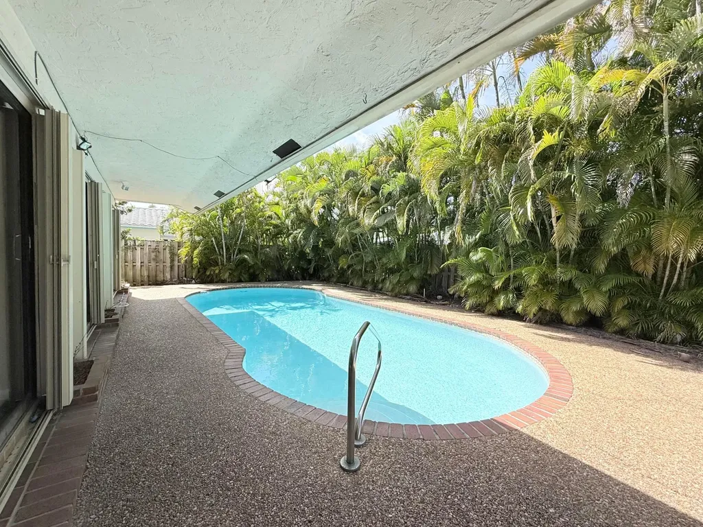 71 Laredo Lane Boca Raton FL 33487