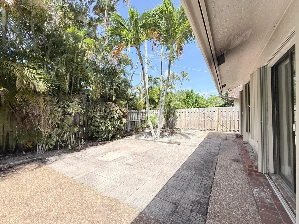 71 Laredo Lane Boca Raton FL 33487