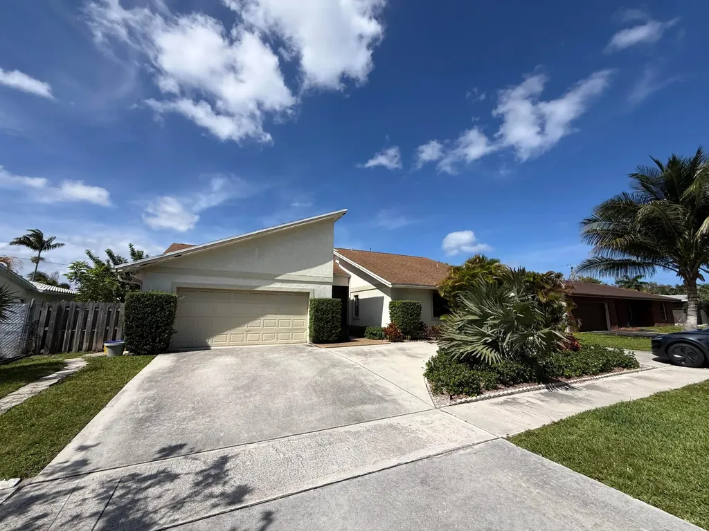 71 Laredo Lane Boca Raton FL 33487