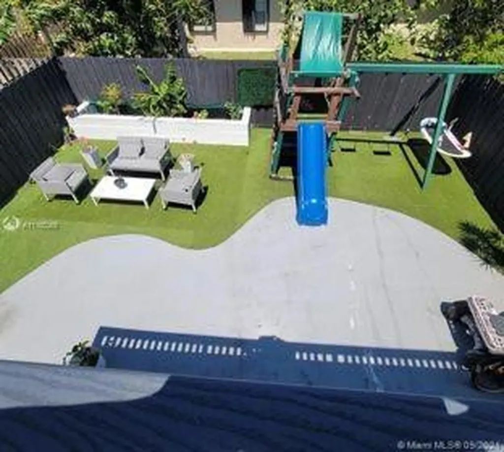 9335 NW 45th Street Sunrise FL 33351