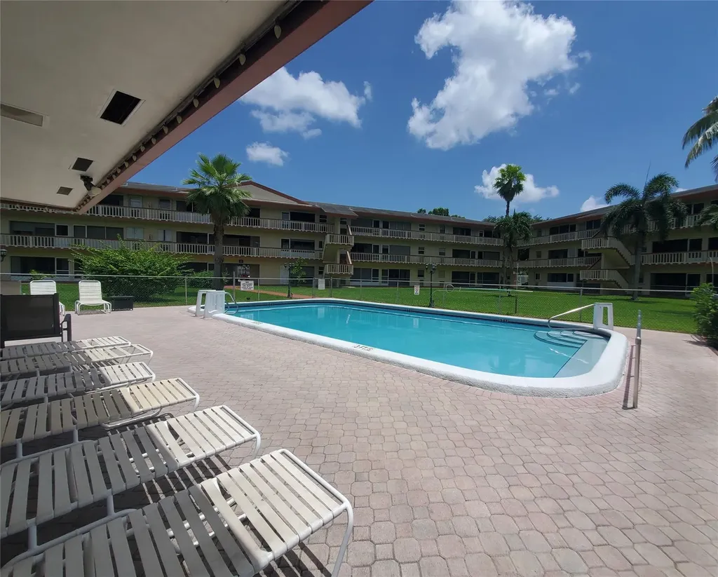 5300 Washington Street Hollywood FL 33021