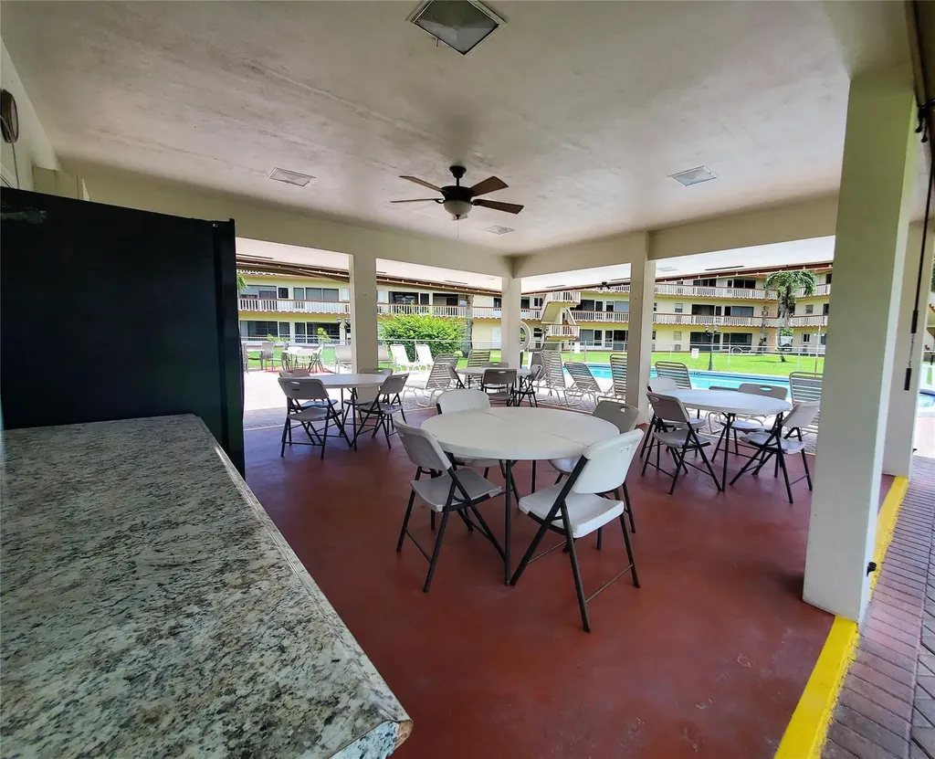5300 Washington Street Hollywood FL 33021
