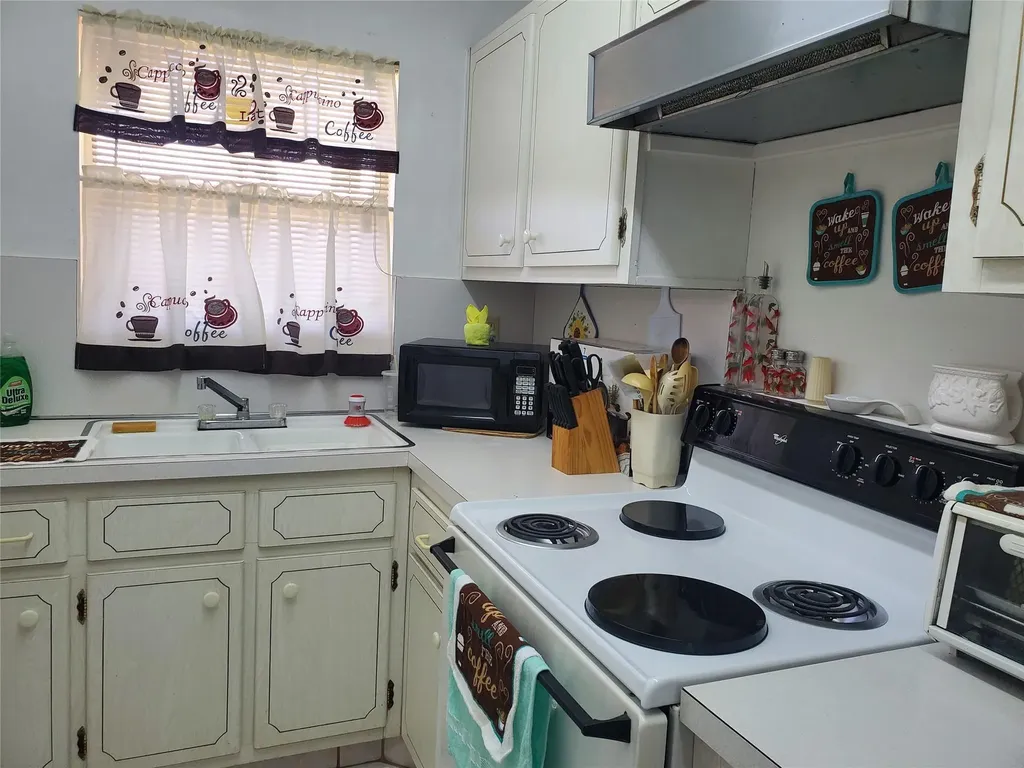 5300 Washington Street Hollywood FL 33021