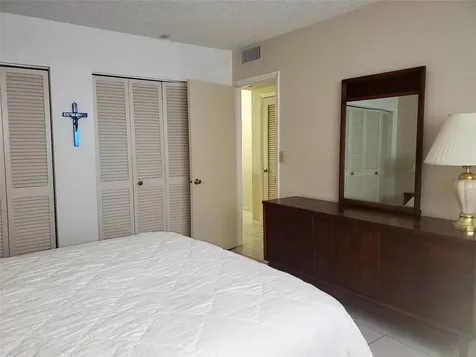 5300 Washington Street Hollywood FL 33021