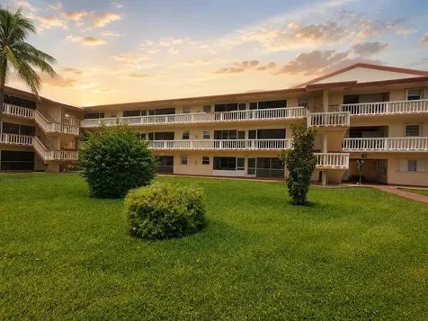 5300 Washington Street Hollywood FL 33021