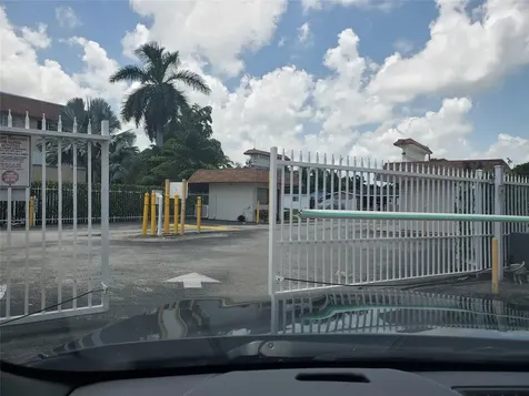 5300 Washington Street Hollywood FL 33021