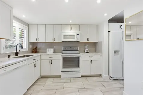 9460 Sunrise Lakes Boulevard Sunrise FL 33322