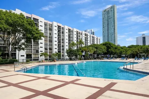 16919 N Bay Road Sunny Isles Beach FL 33160