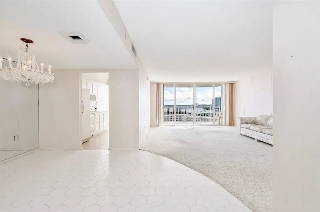 18031 Biscayne Boulevard Aventura FL 33160