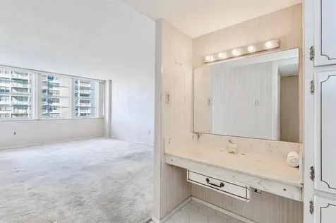 18031 Biscayne Boulevard Aventura FL 33160