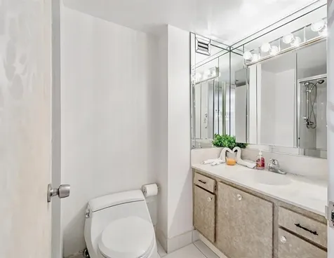 18031 Biscayne Boulevard Aventura FL 33160
