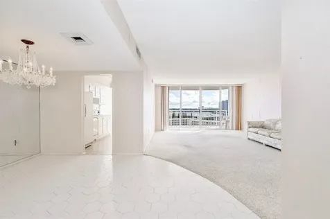18031 Biscayne Boulevard Aventura FL 33160