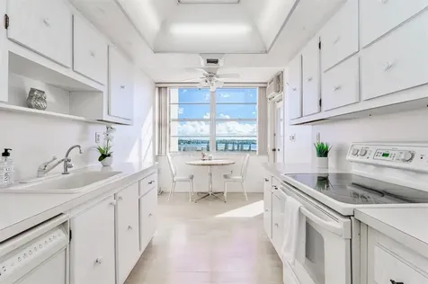 18031 Biscayne Boulevard Aventura FL 33160