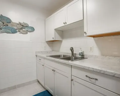 Hallandale Beach FL 33009