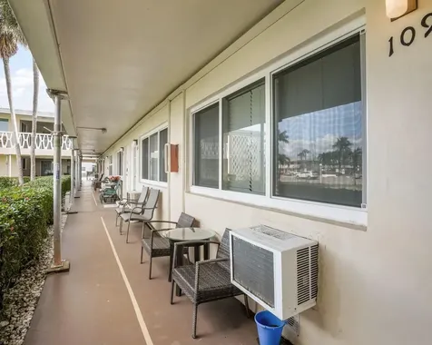 Hallandale Beach FL 33009