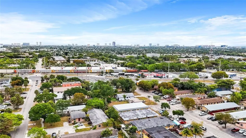 330 SW Avondale Drive Pompano Beach FL 33060