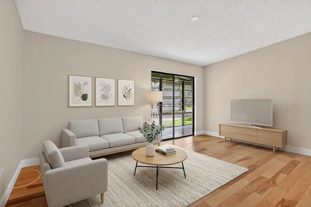 7711 Ashmont Tamarac FL 33321