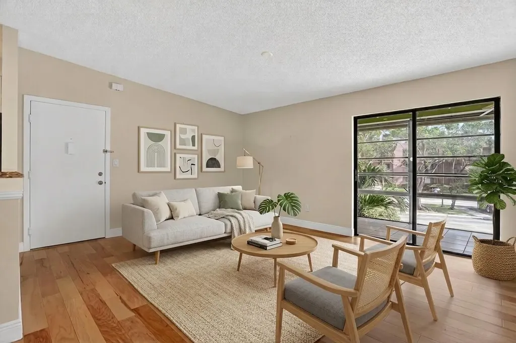 7711 Ashmont Tamarac FL 33321