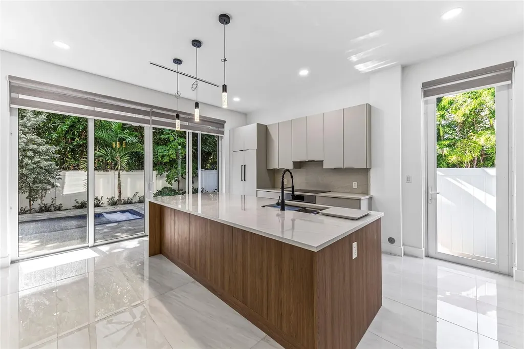 1408 NE 5th Court Fort Lauderdale FL 33301