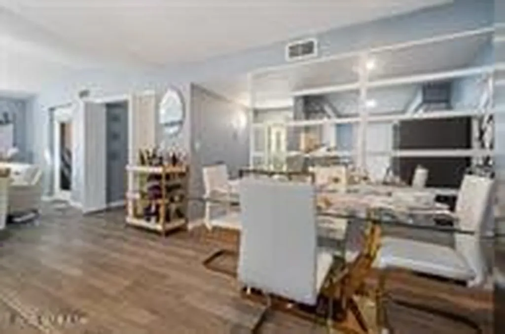 833 Riverside Drive Coral Springs FL 33071