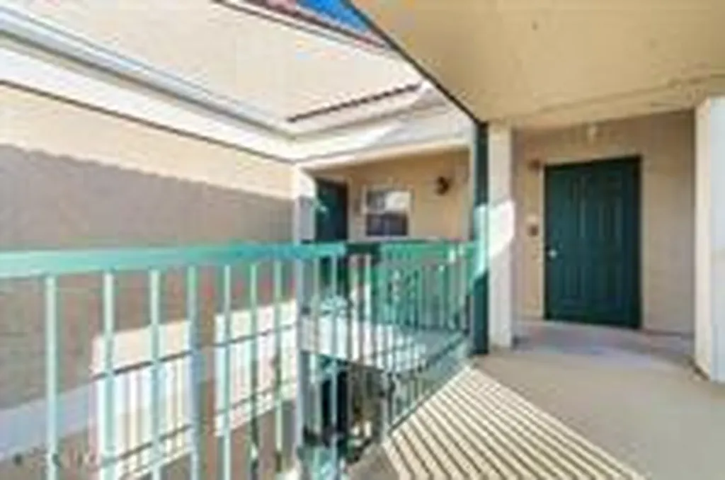 833 Riverside Drive Coral Springs FL 33071