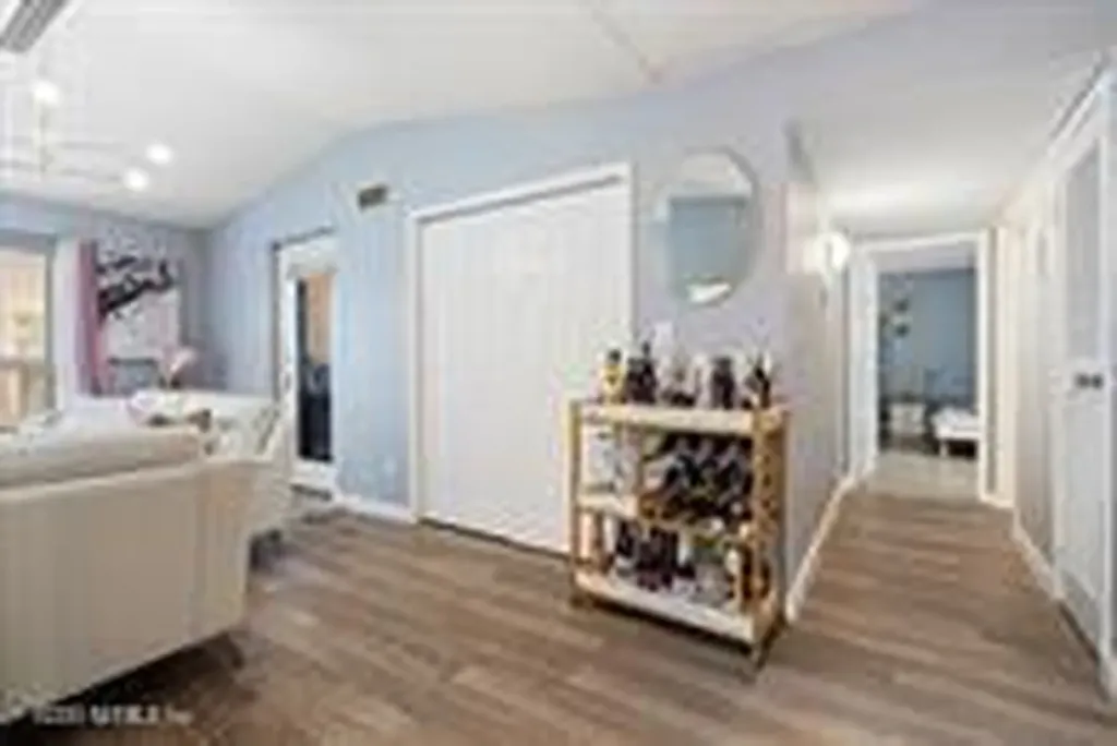 833 Riverside Drive Coral Springs FL 33071