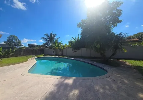 7450 SW 15th Street Plantation FL 33317
