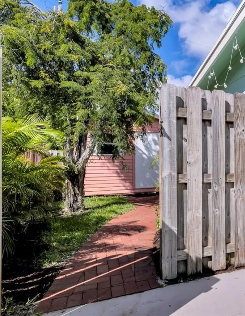 2611 NE 20th Street Pompano Beach FL 33062