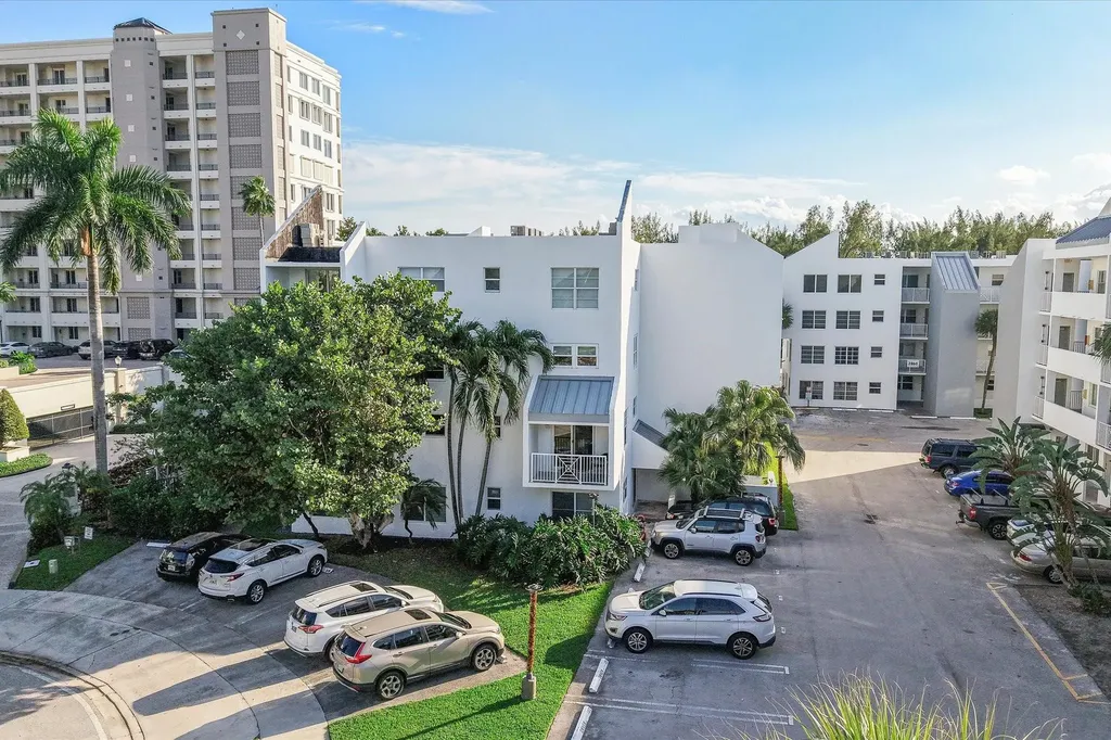 2870 NE 14th Street Causeway Pompano Beach FL 33062